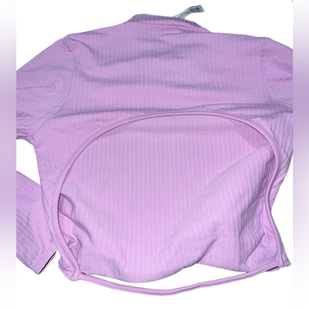 Bundle of 4 crop and cami tops sizes very S-M but the smalls fit like mediums - Picture 3 of 6